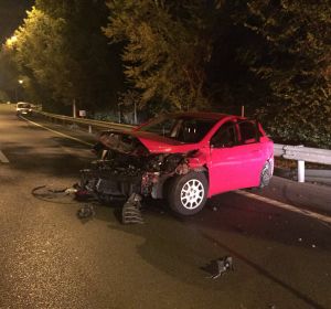 Uno de los coches implicados en el accidente Uno de los coches implicados en el accidente