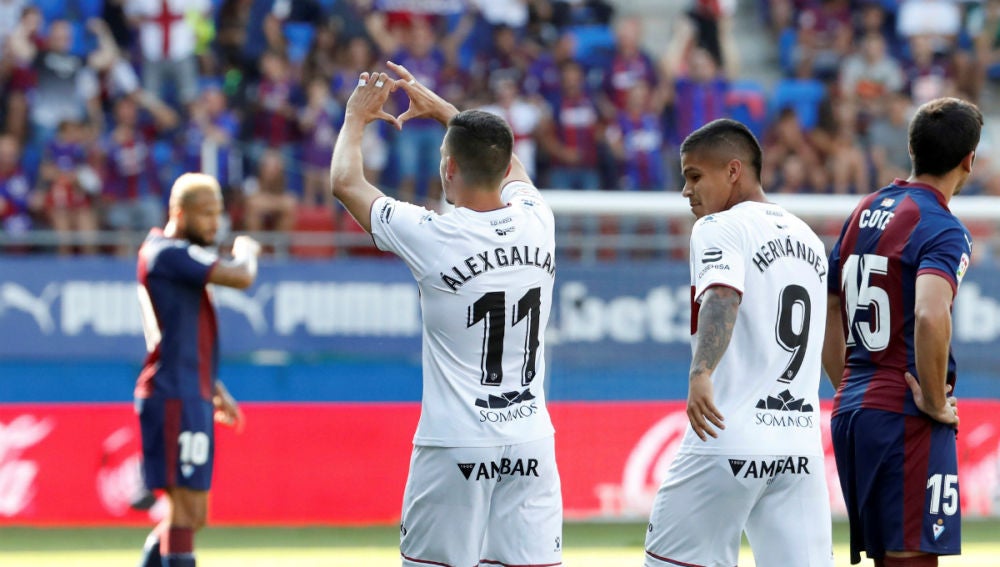 Alex Gallar celebra un gol de Huesca