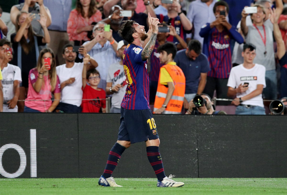 Lionel Messi da su primera clase de magia del curso en la victoria del Barcelona ante el Alavés Lionel Messi da su primera clase de magia del curso en la victoria del Barcelona ante el Alavés