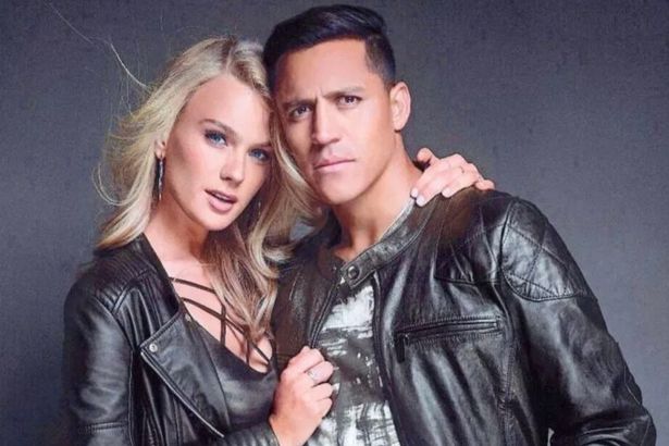 Alexis Sánchez borra unos tuits tras recibir cientos de respuestas negativas de aficionados del United Alexis Sánchez borra unos tuits tras recibir cientos de respuestas negativas de aficionados del United