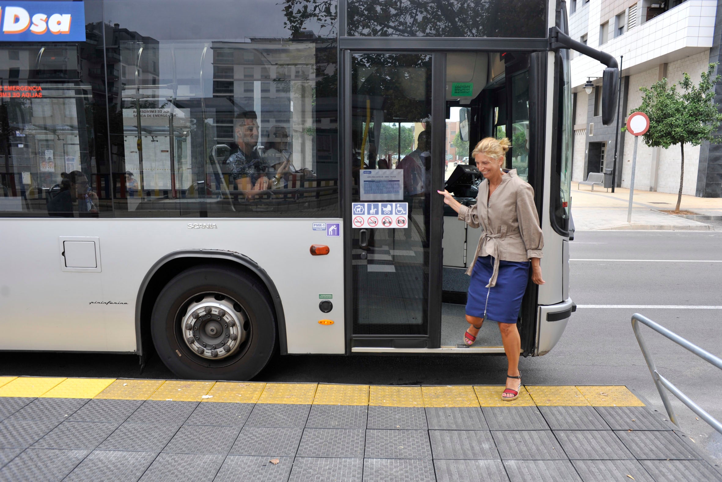 Castelló mantiene las paradas a demanda para mujeres en la línea nocturna N1 y en el bus del Grau Castelló mantiene las paradas a demanda para mujeres en la línea nocturna N1 y en el bus del Grau
