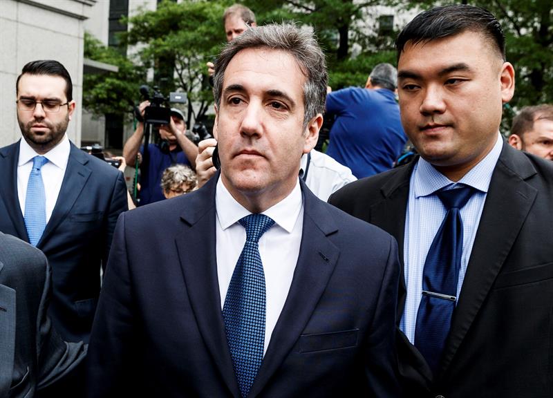 Michael Cohen describe a Trump como "racista" y "estafador" ante un Congreso dividido Michael Cohen describe a Trump como "racista" y "estafador" ante un Congreso dividido