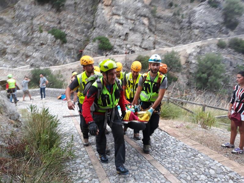 Al menos 12 personas han muerto por la crecida del río Raganello al sur de Italia Al menos 12 personas han muerto por la crecida del río Raganello al sur de Italia