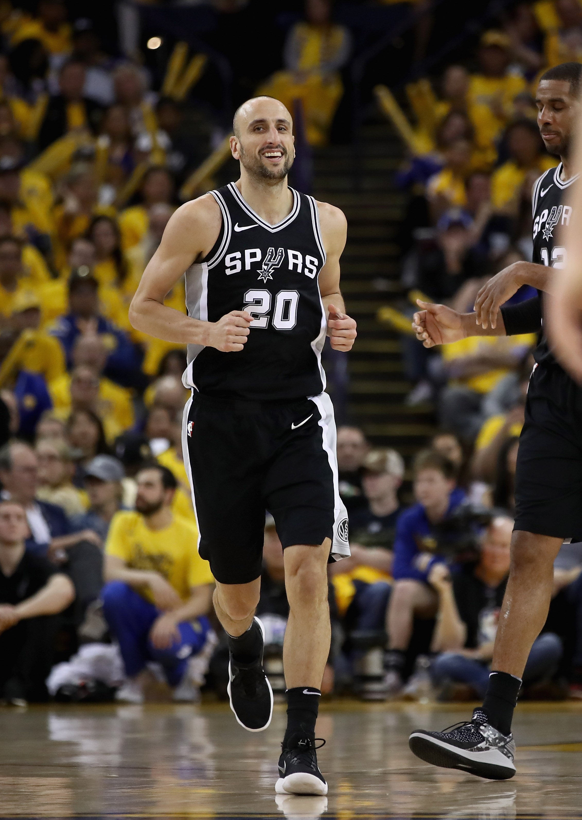 Manu Ginóbili anuncia su retirada del baloncesto activo tras 16 temporadas con los Spurs Manu Ginóbili anuncia su retirada del baloncesto activo tras 16 temporadas con los Spurs