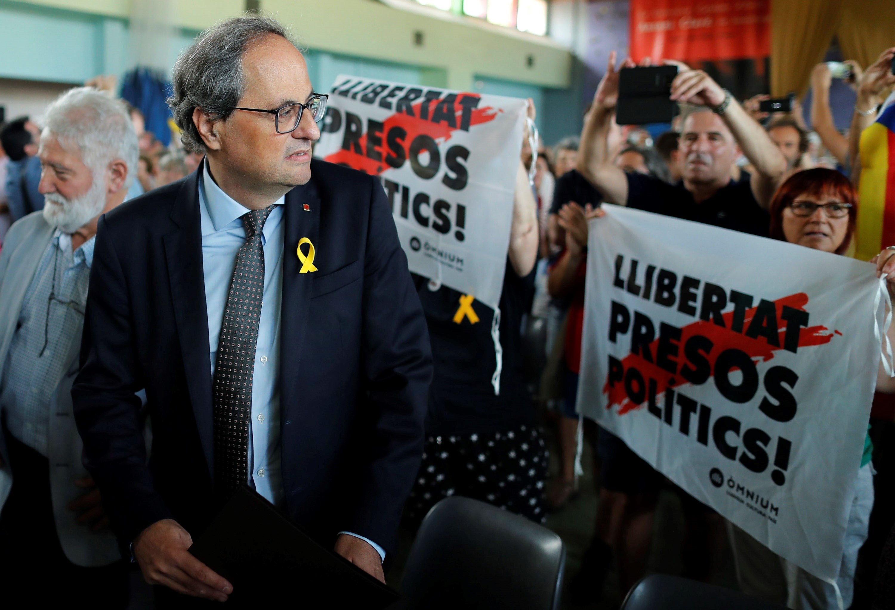 Torra defiende a los Mossos que identifican a los que retiran lazos amarillos Torra defiende a los Mossos que identifican a los que retiran lazos amarillos