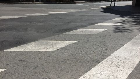 Mal estado de la se&ntilde;alizaci&oacute;n horizontal en las calles de Elche