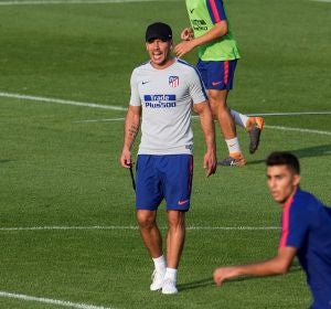 Simeone, durante el entrenamiento del Atlético de Madrid Simeone, durante el entrenamiento del Atlético de Madrid