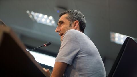 Ernesto Valverde responde a las preguntas de los medios de comunicaci&oacute;n
