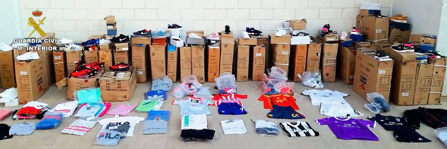 Detenido a una persona por vender material falsificado en Tomelloso Detenido a una persona por vender material falsificado en Tomelloso