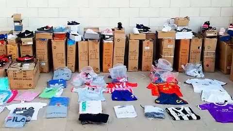 La Guardia Civil se incauto de un buen número de material falsificado La Guardia Civil se incauto de un buen número de material falsificado