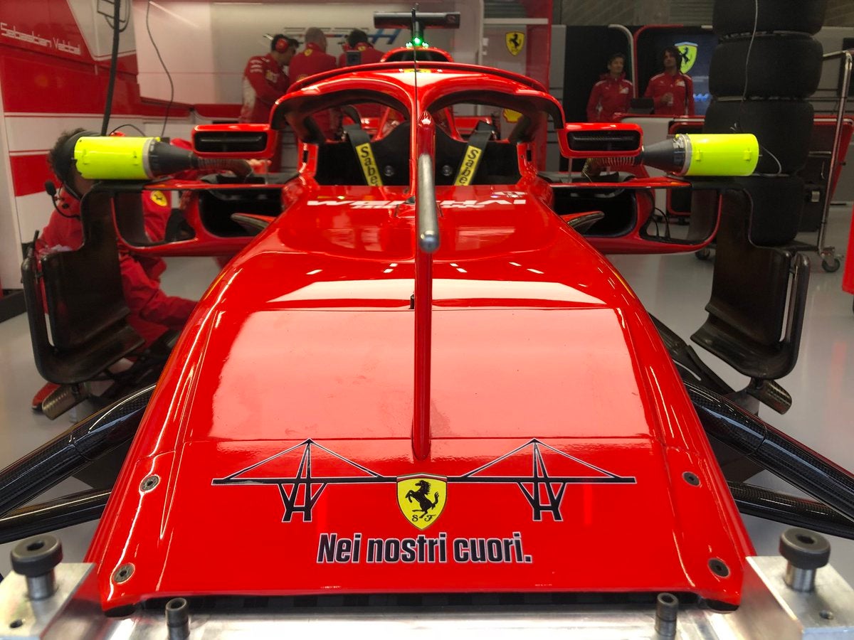 Ferrari homenajea a las víctimas de Génova en el GP de Bélgica Ferrari homenajea a las víctimas de Génova en el GP de Bélgica