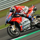 Lorenzo logra la pole Lorenzo logra la pole