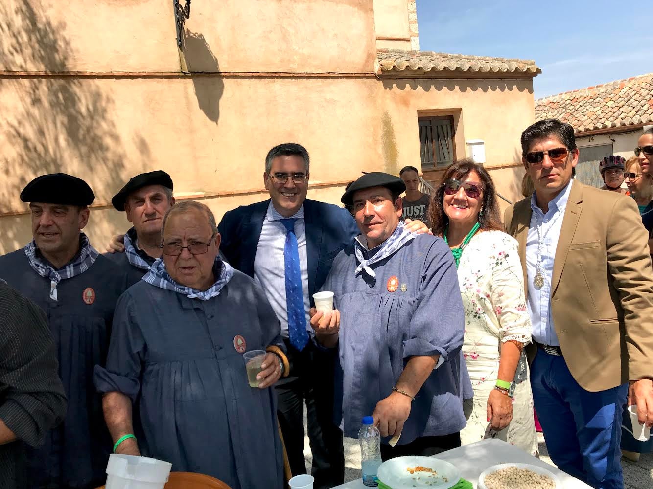 Rodríguez: “Los vecinos de Las Casas siguen esperando el pabellón tantas veces prometido por los socialistas y ya nadie se cree las excusas del PSOE y Ganemos" Rodríguez: “Los vecinos de Las Casas siguen esperando el pabellón tantas veces prometido por los socialistas y ya nadie se cree las excusas del PSOE y Ganemos"