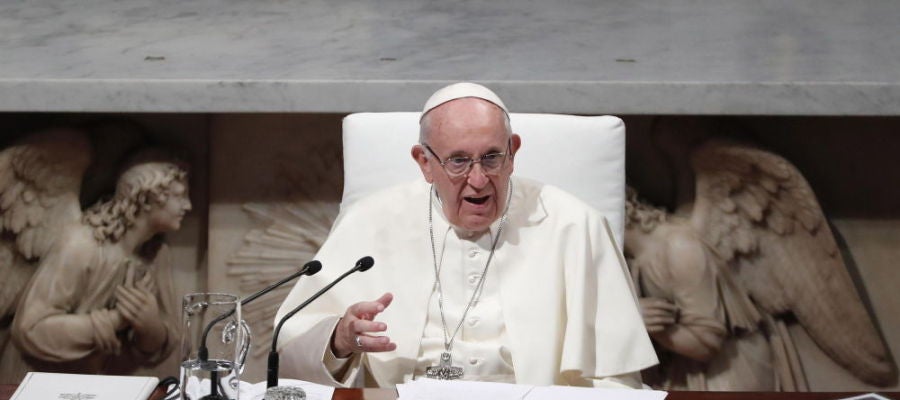 Noticias Fin de Semana (26-08-18) Un ex alto cargo del Vaticano acusa al papa Francisco de ser conocedor de los abusos sexuales del cardenal McCarrick Noticias Fin de Semana (26-08-18) Un ex alto cargo del Vaticano acusa al papa Francisco de ser conocedor de los abusos sexuales del cardenal McCarrick