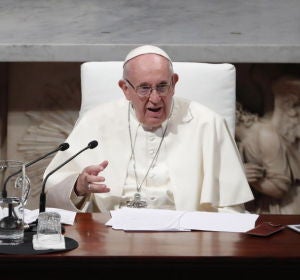 Noticias Fin de Semana (26-08-18) Un ex alto cargo del Vaticano acusa al papa Francisco de ser conocedor de los abusos sexuales del cardenal McCarrick Noticias Fin de Semana (26-08-18) Un ex alto cargo del Vaticano acusa al papa Francisco de ser conocedor de los abusos sexuales del cardenal McCarrick
