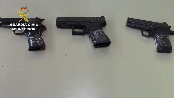 La Guardia Civil investiga el robo de 10 armas reglamentarias a la Policía Local de Alburquerque La Guardia Civil investiga el robo de 10 armas reglamentarias a la Policía Local de Alburquerque