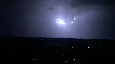 Agosto ha sido el mes con más rayos y tormentas en lo va de siglo con 776.000 descargas Agosto ha sido el mes con más rayos y tormentas en lo va de siglo con 776.000 descargas