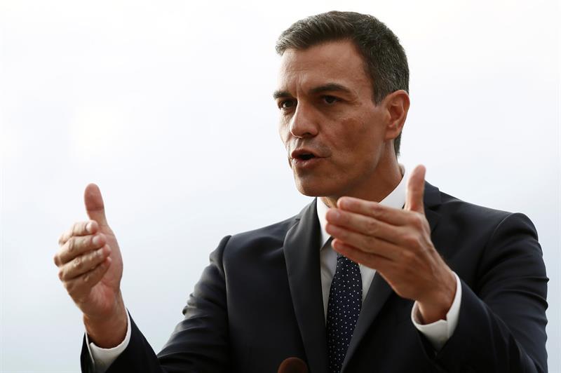 Pedro Sánchez: "No nos va a marcar la agenda política un corrupto" Pedro Sánchez: "No nos va a marcar la agenda política un corrupto"
