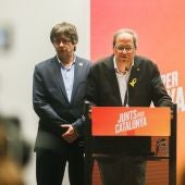 El presidente de la Generalitat, Quim Torra, y su predecesor, Carles Puigdemont