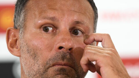 Ryan Giggs en rueda de prensa