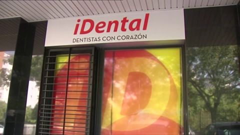 El juez se re&uacute;ne con las comunidades afectadas por el fraude de iDental