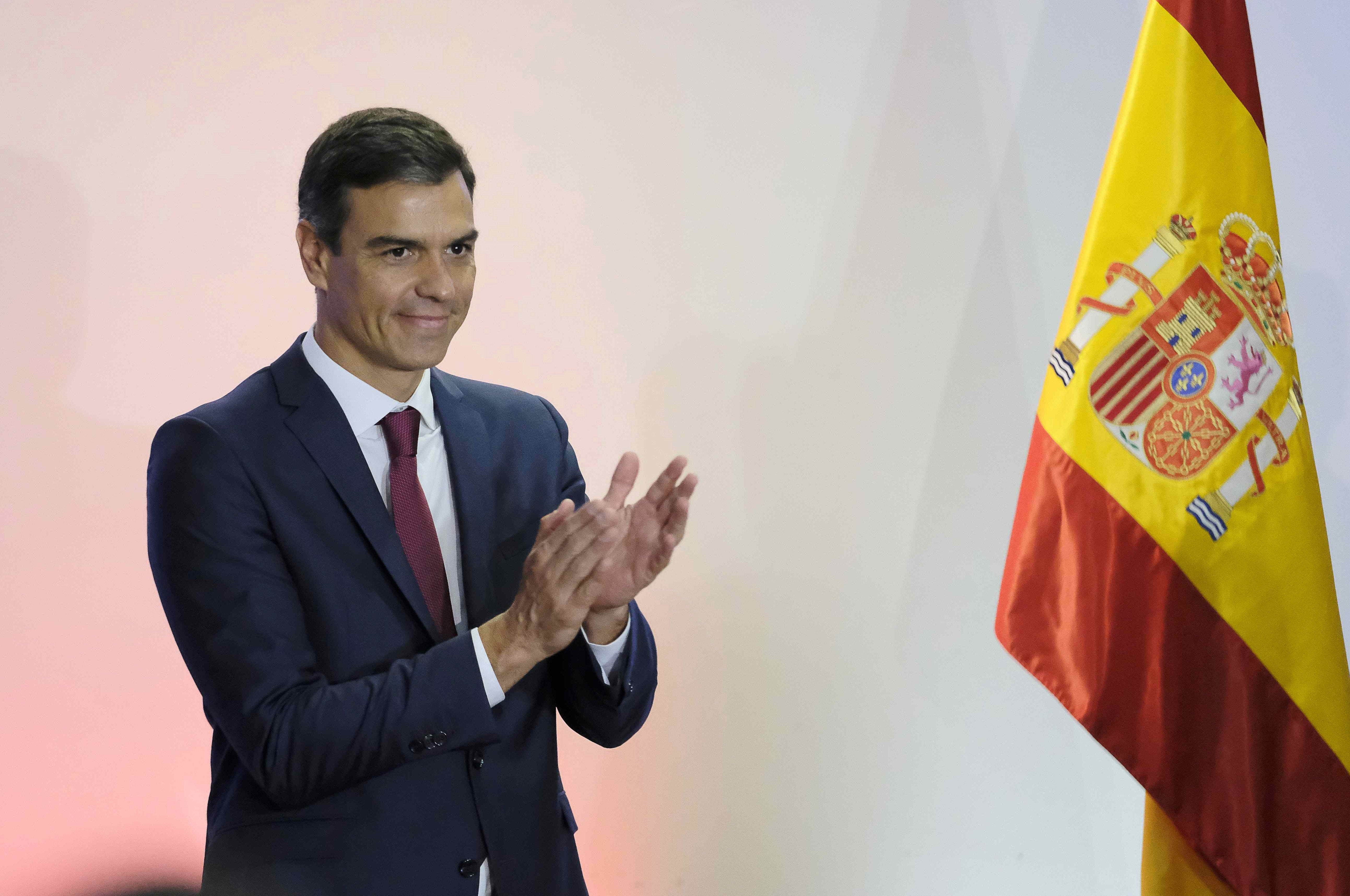 Las preguntas de Amón: "¿Qué precio está dispuesto a pagar Sánchez por el error del plagio?" Las preguntas de Amón: "¿Qué precio está dispuesto a pagar Sánchez por el error del plagio?"