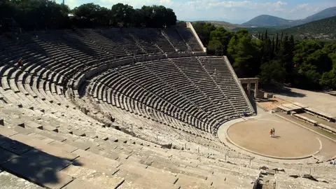 Teatro Epidauro, Grecia Descubre los teatros más emblemáticos de Europa