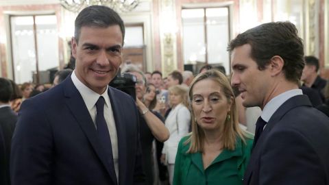 Pedro S&aacute;nchez, Ana Pastor y Pablo Casado durante los actos del 40 aniversario de la Constituci&oacute;n