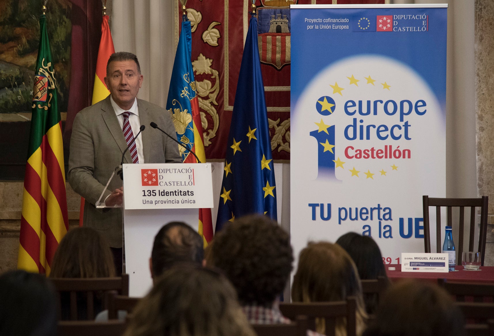 La Diputación acercará el funcionamiento de la UE a las aulas de Castellón a través de 'Parlamento Europeo Junior' La Diputación acercará el funcionamiento de la UE a las aulas de Castellón a través de 'Parlamento Europeo Junior'