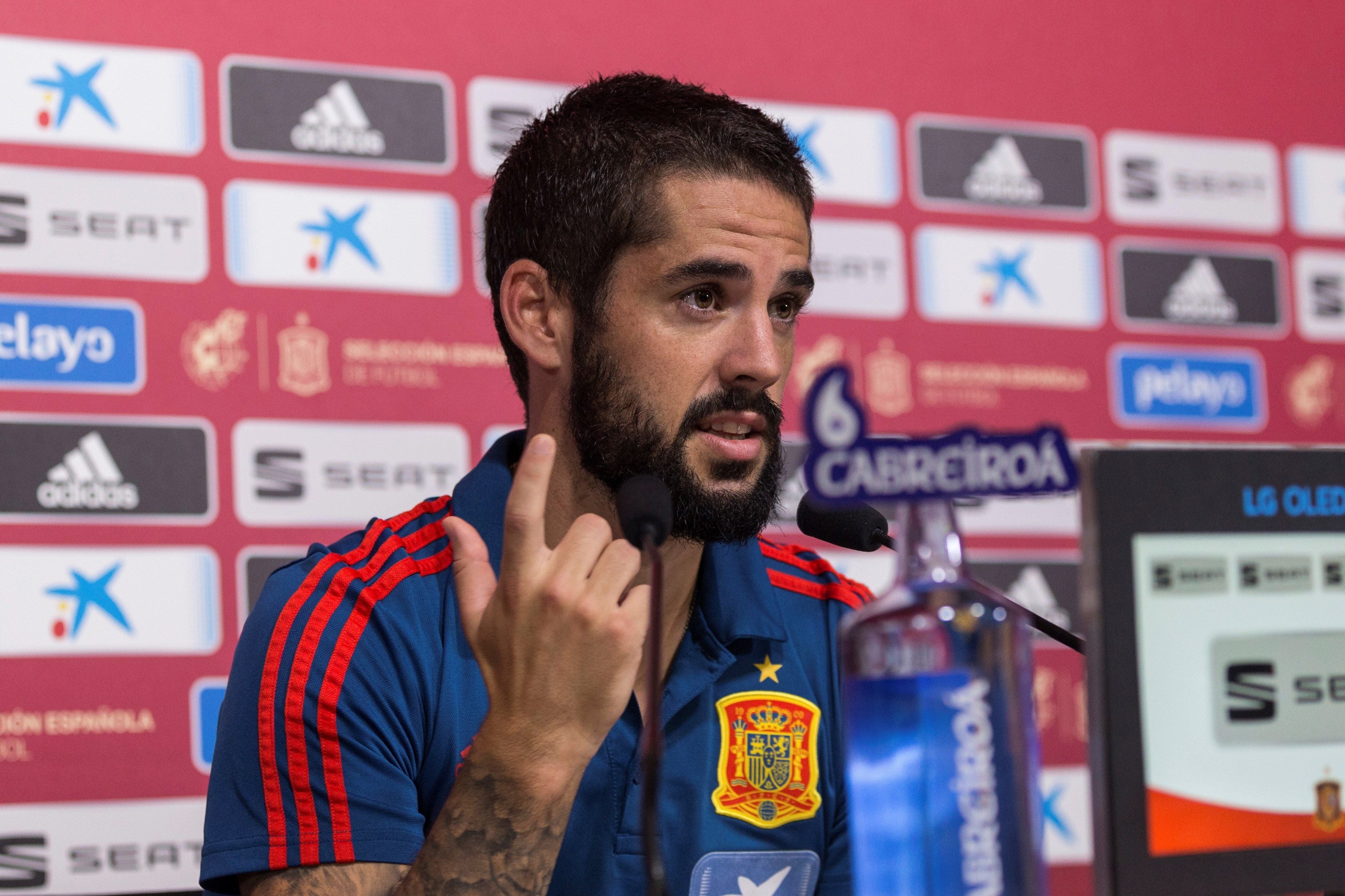 Isco: "A veces estamos más pendientes de las maquinitas que de los compañeros" Isco: "A veces estamos más pendientes de las maquinitas que de los compañeros"