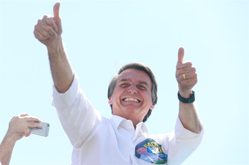 El candidato a la Presidencia de Brasil Jair Bolsonaro, apuñalado en el abdomen El candidato a la Presidencia de Brasil Jair Bolsonaro, apuñalado en el abdomen