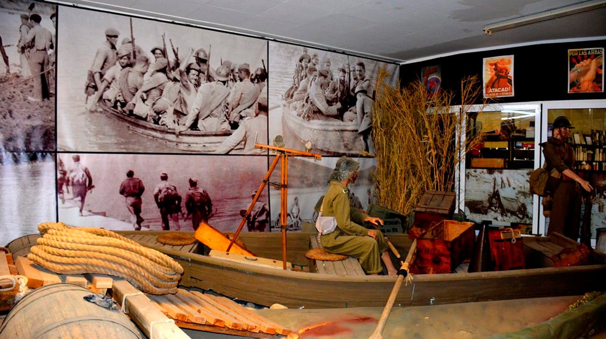 Juan Miguel Ferragut: "En el Museo de la Batalla del Ebro hacemos recreaciones para que los jóvenes no se olviden de lo que pasó" Juan Miguel Ferragut: "En el Museo de la Batalla del Ebro hacemos recreaciones para que los jóvenes no se olviden de lo que pasó"