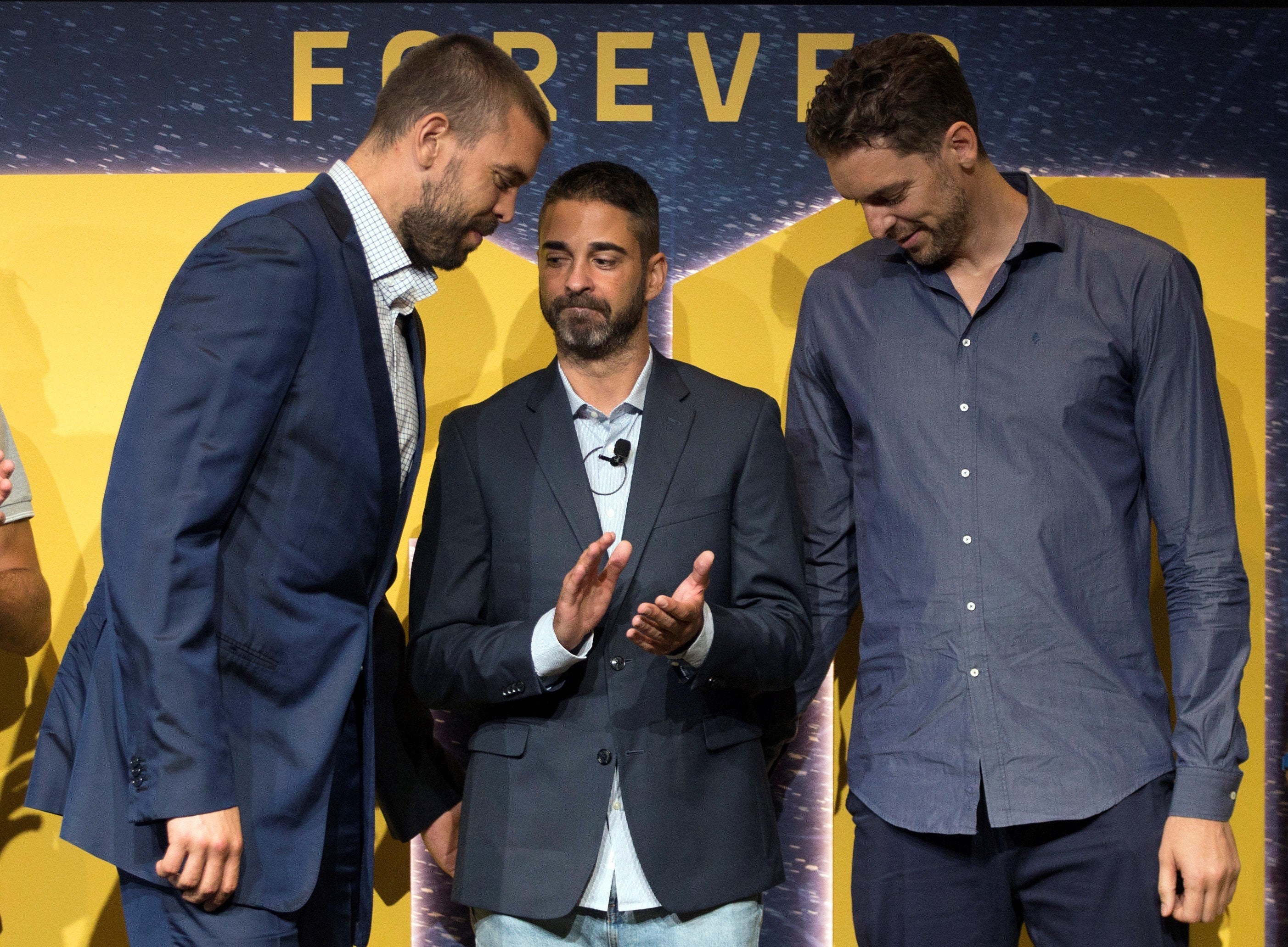 Los 'dardos' de Navarro en su despedida: "Molesta, porque dejas de hacer una cosa que has hecho durante 20 años" Los 'dardos' de Navarro en su despedida: "Molesta, porque dejas de hacer una cosa que has hecho durante 20 años"