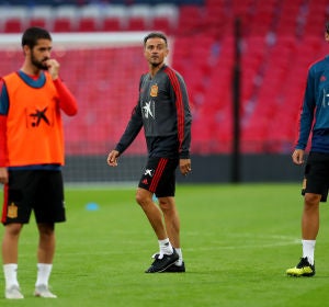 Luis Enrique, atento al entrenamiento de la selección española Luis Enrique, atento al entrenamiento de la selección española