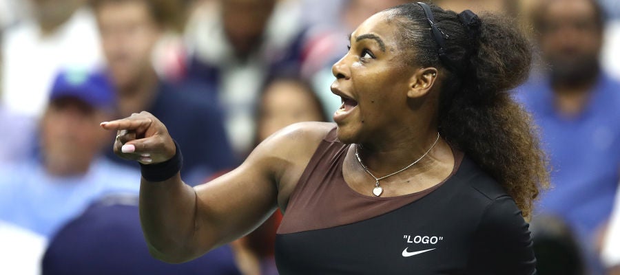 Serena Williams, enfadada con el árbitro Serena Williams, enfadada con el árbitro