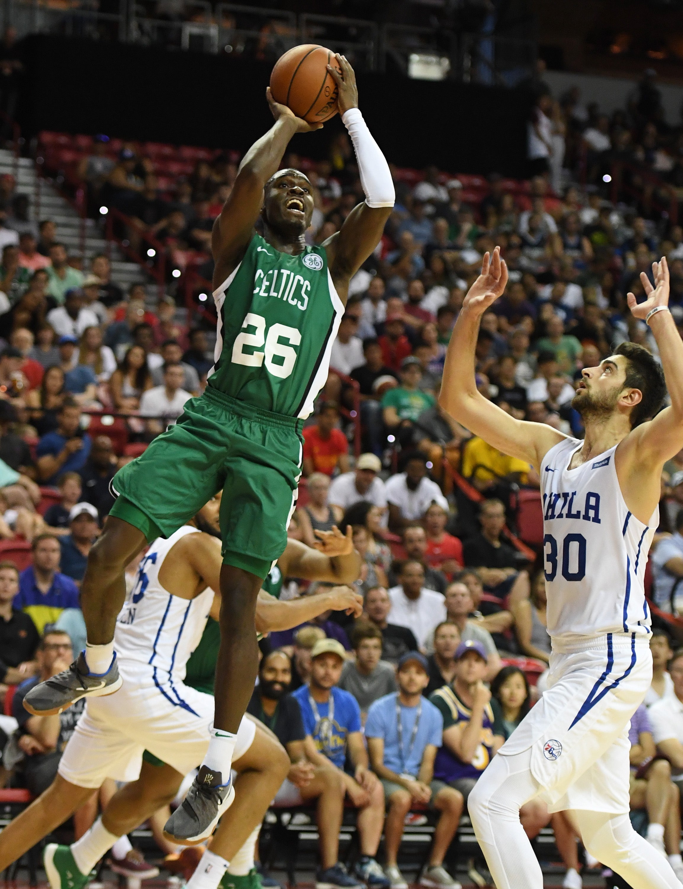Un jugador de Boston Celtics "estranguló doce veces a su novia", según la propia víctima Un jugador de Boston Celtics "estranguló doce veces a su novia", según la propia víctima