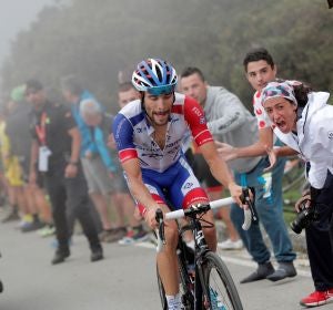Thibaut Pinot esprinta en los Lagos de Covadonga Thibaut Pinot esprinta en los Lagos de Covadonga