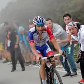 Thibaut Pinot esprinta en los Lagos de Covadonga Thibaut Pinot esprinta en los Lagos de Covadonga