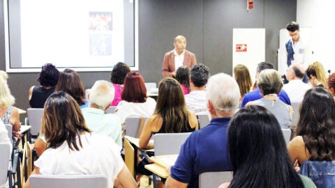 Conferencia en el II Congreso de la Sociedad Espa&ntilde;ola de Suicidolog&iacute;a