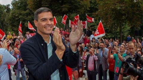 Pedro S&aacute;nchez en un acto del PSOE en Oviedo