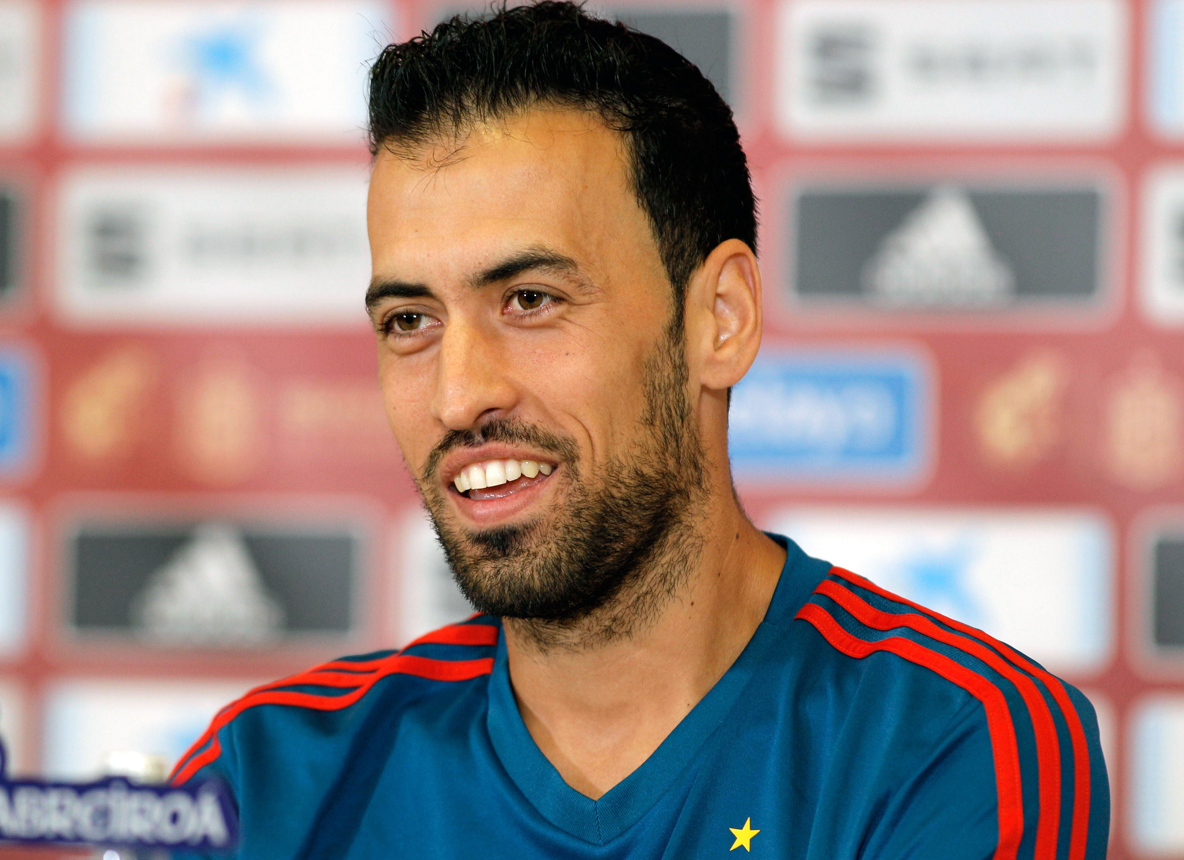 Busquets: "No sé lo que valora la gente que da los premios, pero el más grande es Messi" Busquets: "No sé lo que valora la gente que da los premios, pero el más grande es Messi"