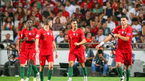 Andr&eacute; Silva celebra su gol con Portugal
