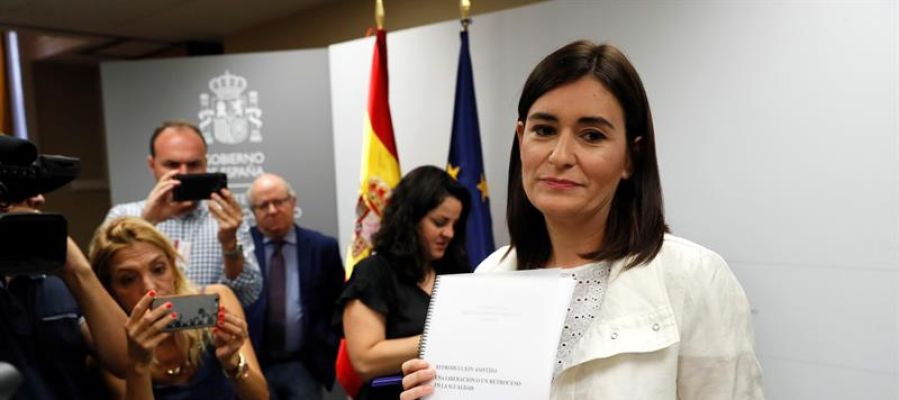 La ministra de Sanidad, Consumo y Bienestar Social, Carmen Montón La ministra de Sanidad, Consumo y Bienestar Social, Carmen Montón