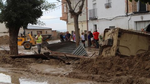 Estado de algunas calles tras la inundaci&oacute;n en Cebolla