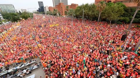 Multitudinaria manifestaci&oacute;n de la Diada a favor de la rep&uacute;blica y los presos