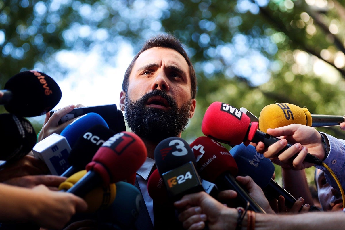 Torrent avisa de que el diálogo no es posible mientras haya políticos "entre rejas" Torrent avisa de que el diálogo no es posible mientras haya políticos "entre rejas"