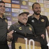 Maradona, en su presentación con el Dorados