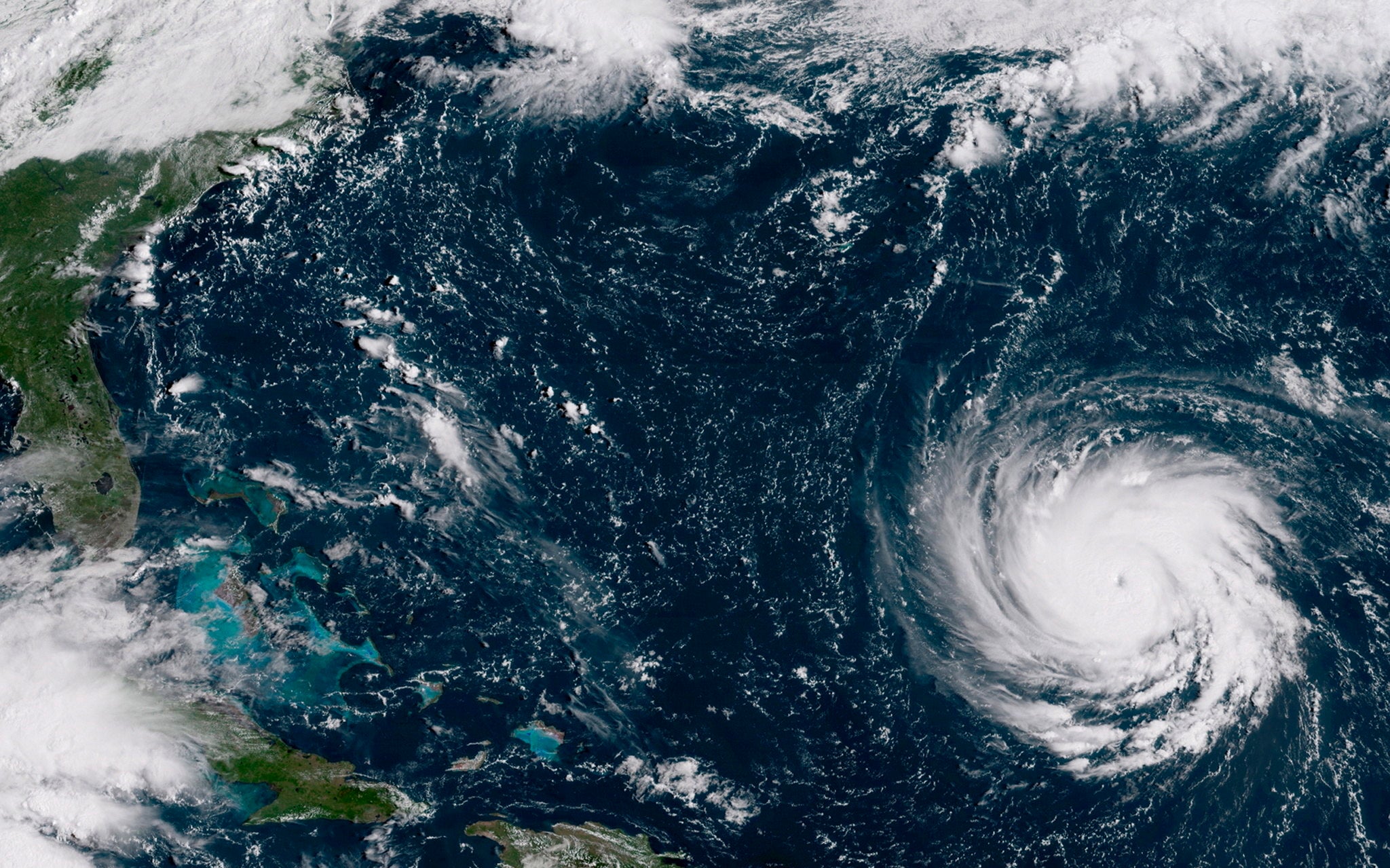 Florence se convierte en huracán de categoría 2 pero sigue siendo potencialmente mortal Florence se convierte en huracán de categoría 2 pero sigue siendo potencialmente mortal
