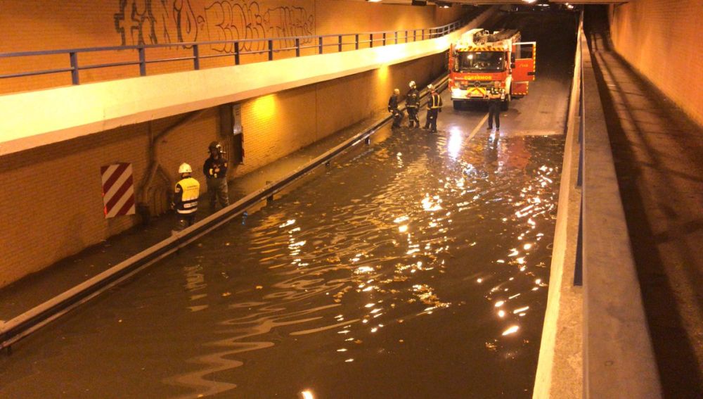 Un túnel inundado en Madrid tras la tormenta de este martes