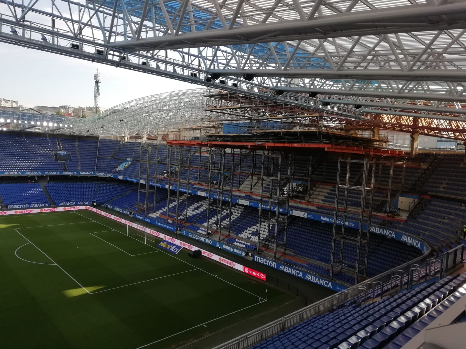 Nueva reubicaciones en Riazor y árbitro granadino para el Dépor-Granada Nueva reubicaciones en Riazor y árbitro granadino para el Dépor-Granada